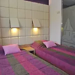 Отель Espace Cite 2*