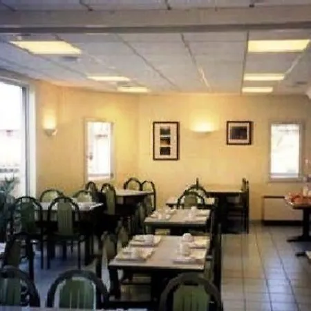 Espace Cite 2* קרקסון