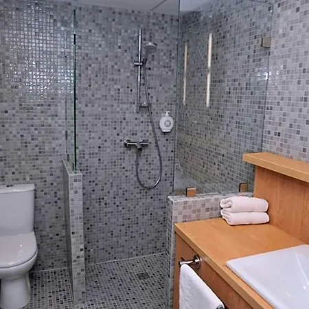 Espace Cite 2*