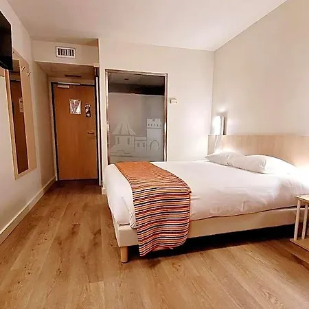 Hotel Espace Cite 2*