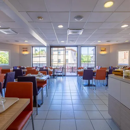 Espace Cite Hotel 2*