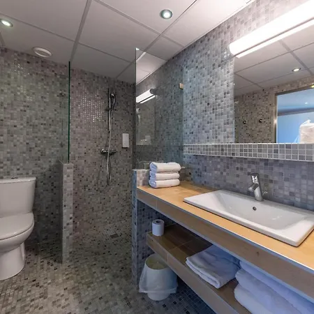 Hotel Espace Cite 2*