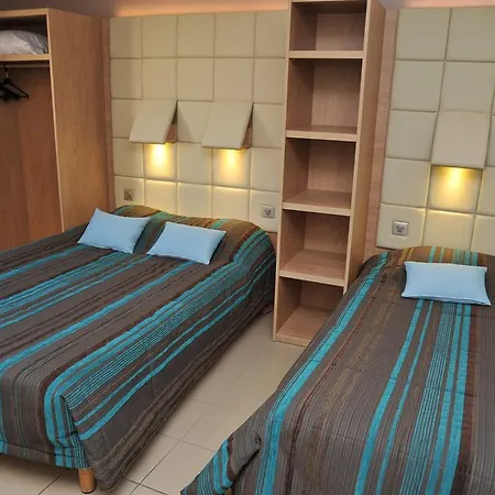 Espace Cite מלון קרקסון