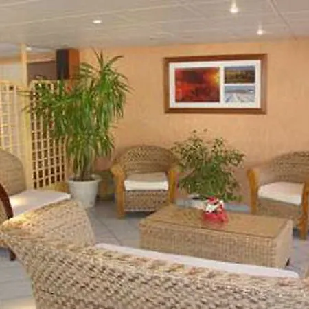 Espace Cite מלון קרקסון