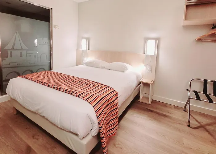 Hotel Espace Cite 2*